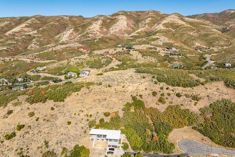 Tiny photo for 5855 E PIONEER RIDGE CIR #195, Salt Lake City, UT 84108 (MLS # 2130782)