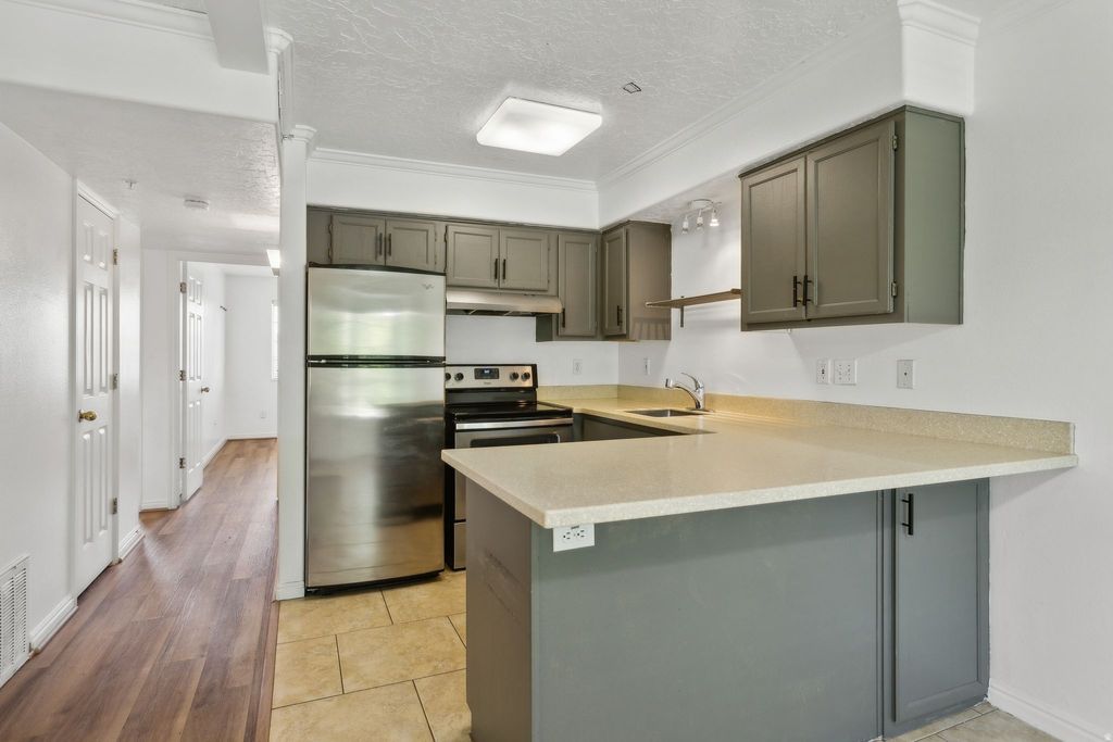 Photo of 423 W 500 N #9, Provo, UT 84601 (MLS # 2146245)