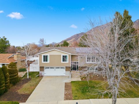 Tiny photo for 3533 E COUNTRY MANOR RD, Cottonwood Heights, UT 84121 (MLS # 2128620)