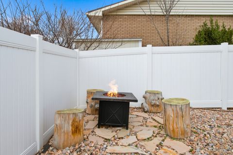 Tiny photo for 3533 E COUNTRY MANOR RD, Cottonwood Heights, UT 84121 (MLS # 2128620)