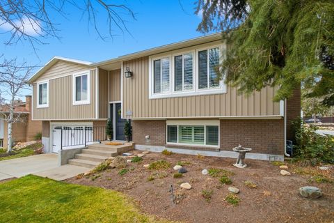 Photo of 3533 E COUNTRY MANOR RD, Cottonwood Heights, UT 84121 (MLS # 2128620)