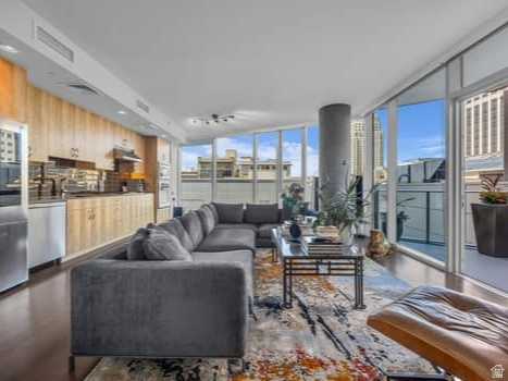 CITY CREEK - REGENT - Residential