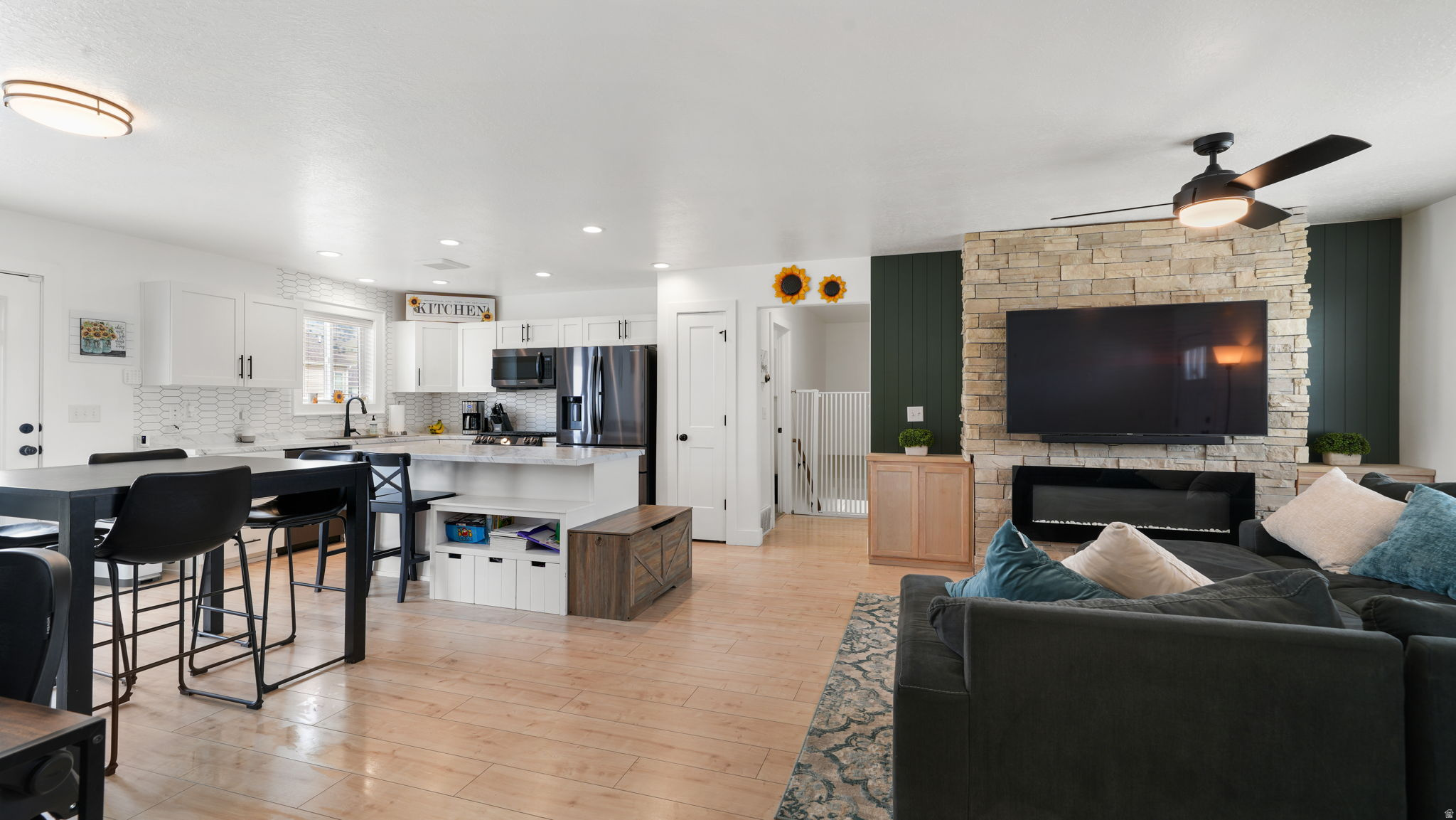 MOUNTAIN VIEW ESTATE - Residential