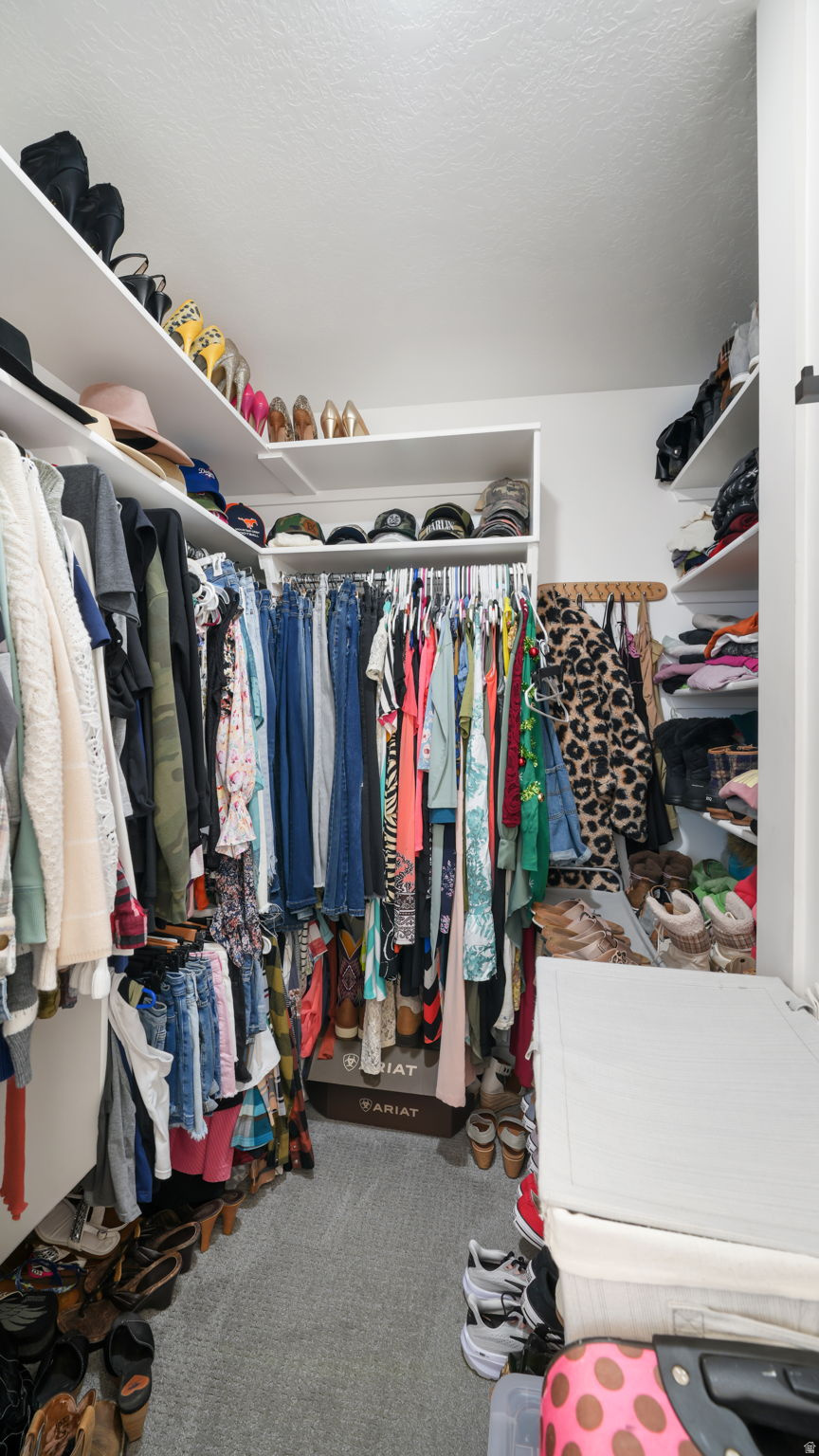 MOUNTAIN VIEW ESTATE - Residential