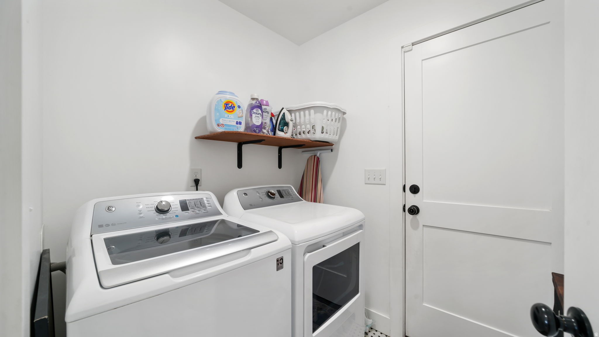 MOUNTAIN VIEW ESTATE - Residential