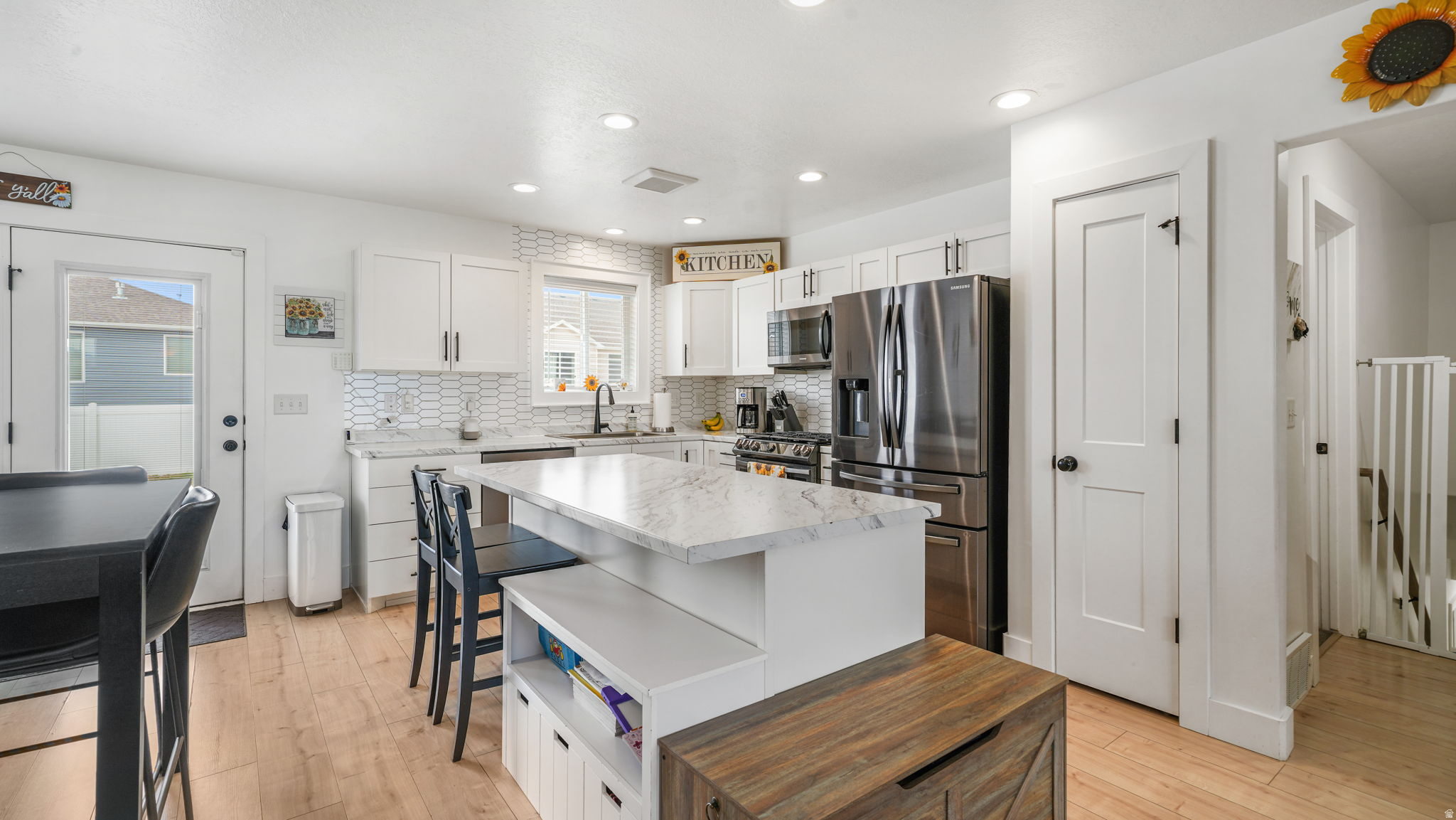 MOUNTAIN VIEW ESTATE - Residential