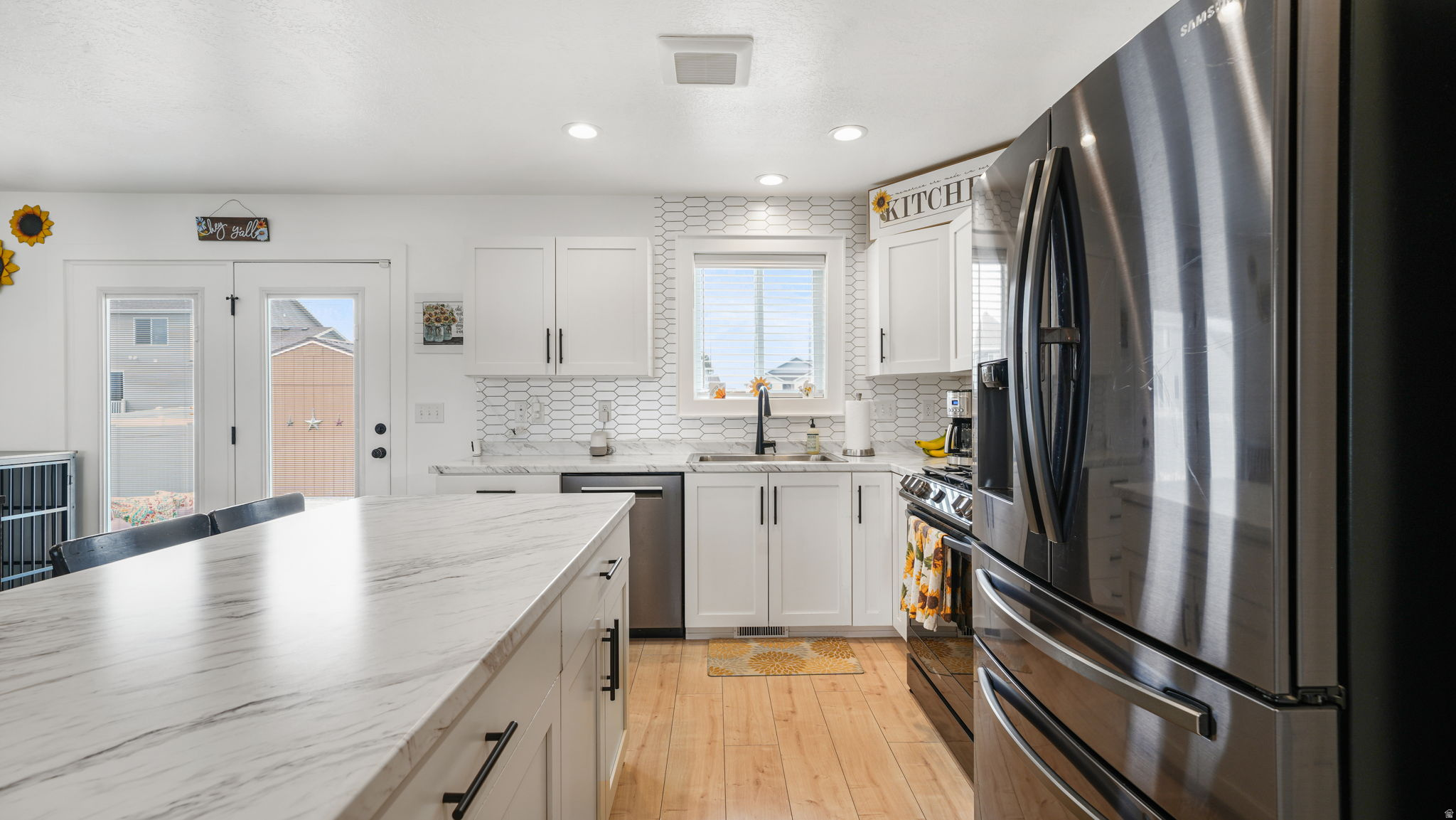 MOUNTAIN VIEW ESTATE - Residential