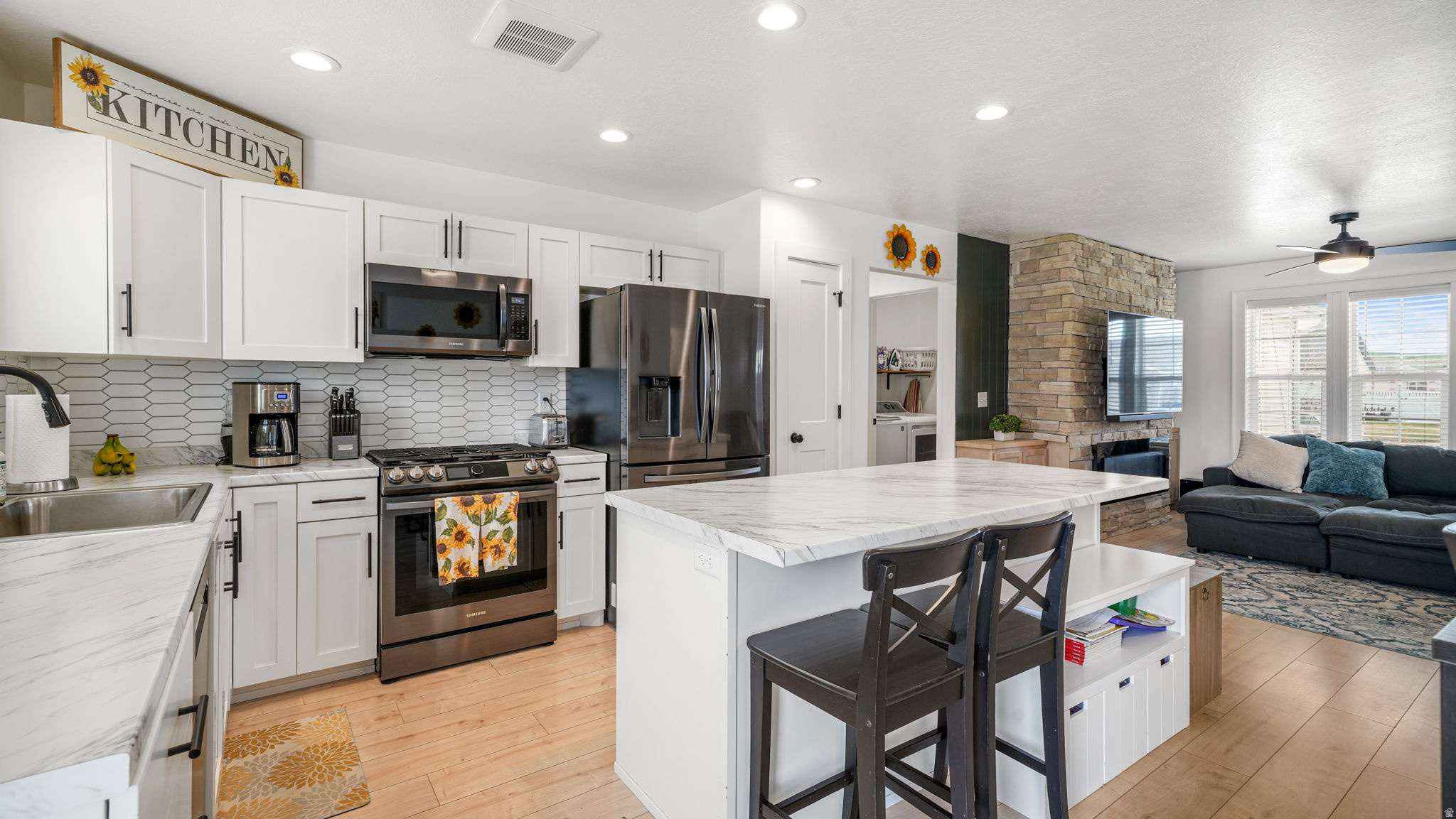 MOUNTAIN VIEW ESTATE - Residential