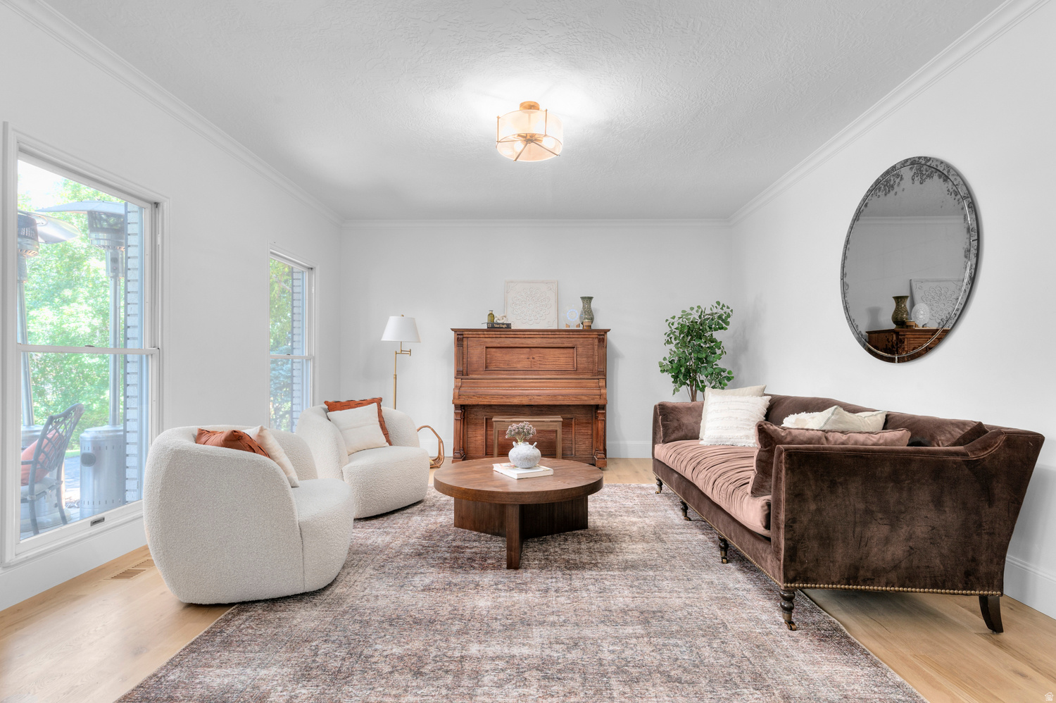 WOODLAND HILLS - Residential