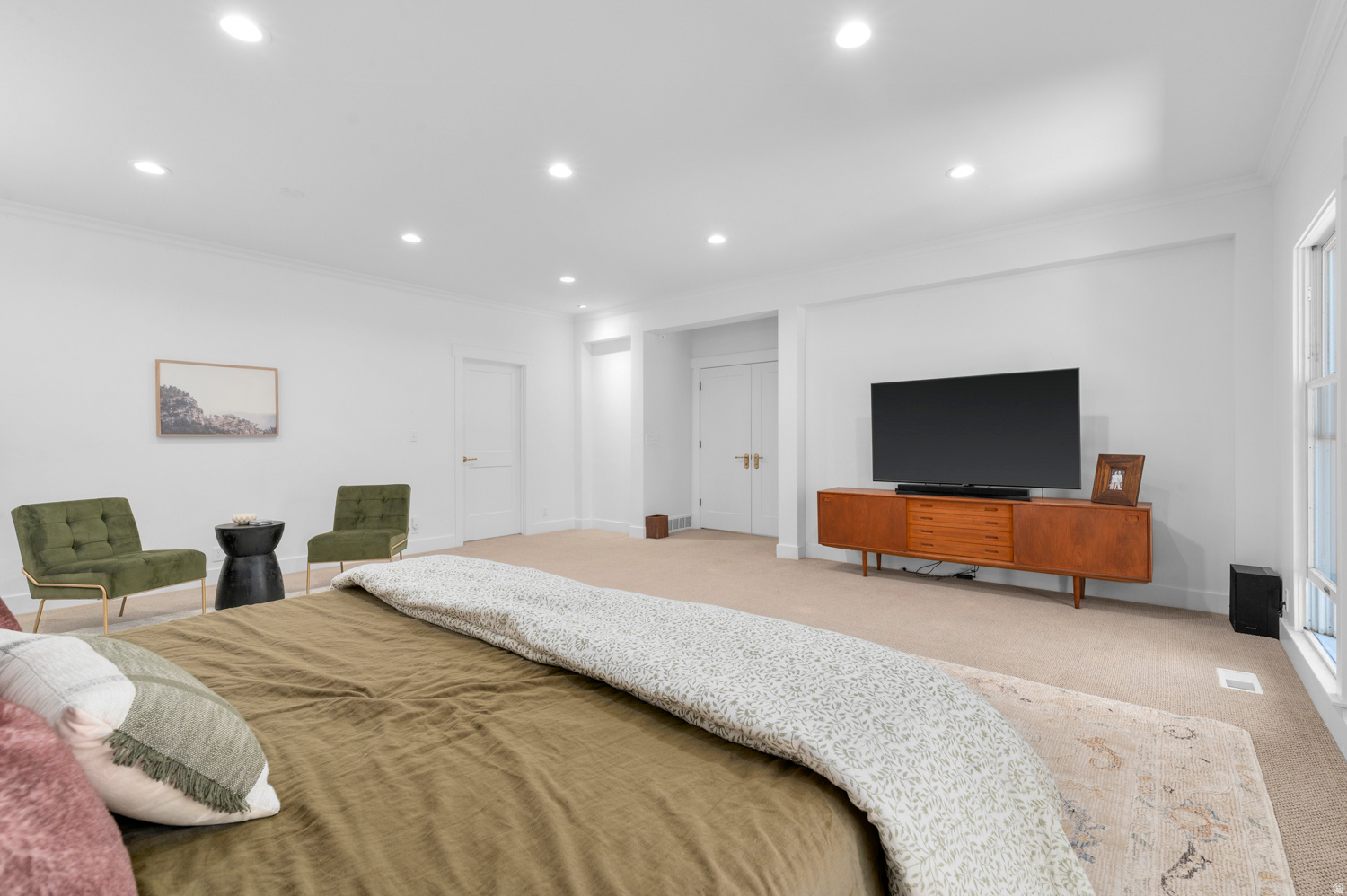 WOODLAND HILLS - Residential