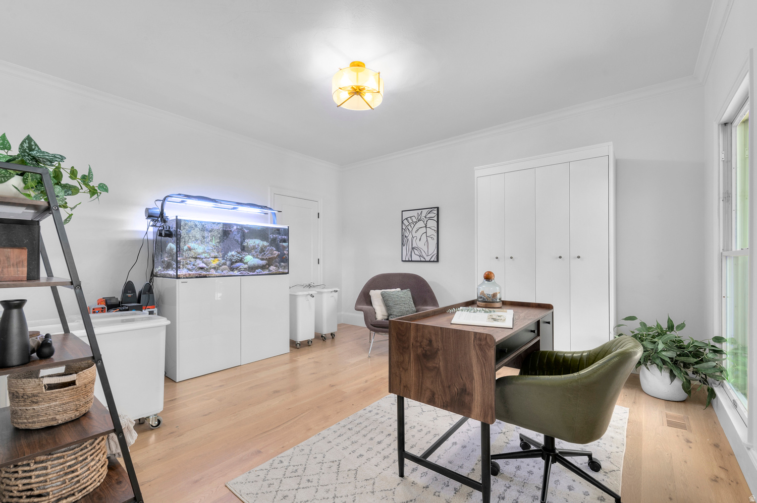 WOODLAND HILLS - Residential