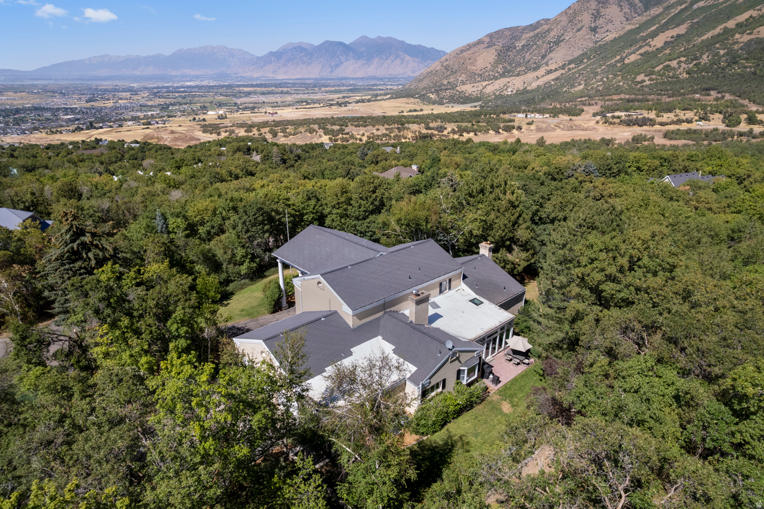 WOODLAND HILLS - Residential