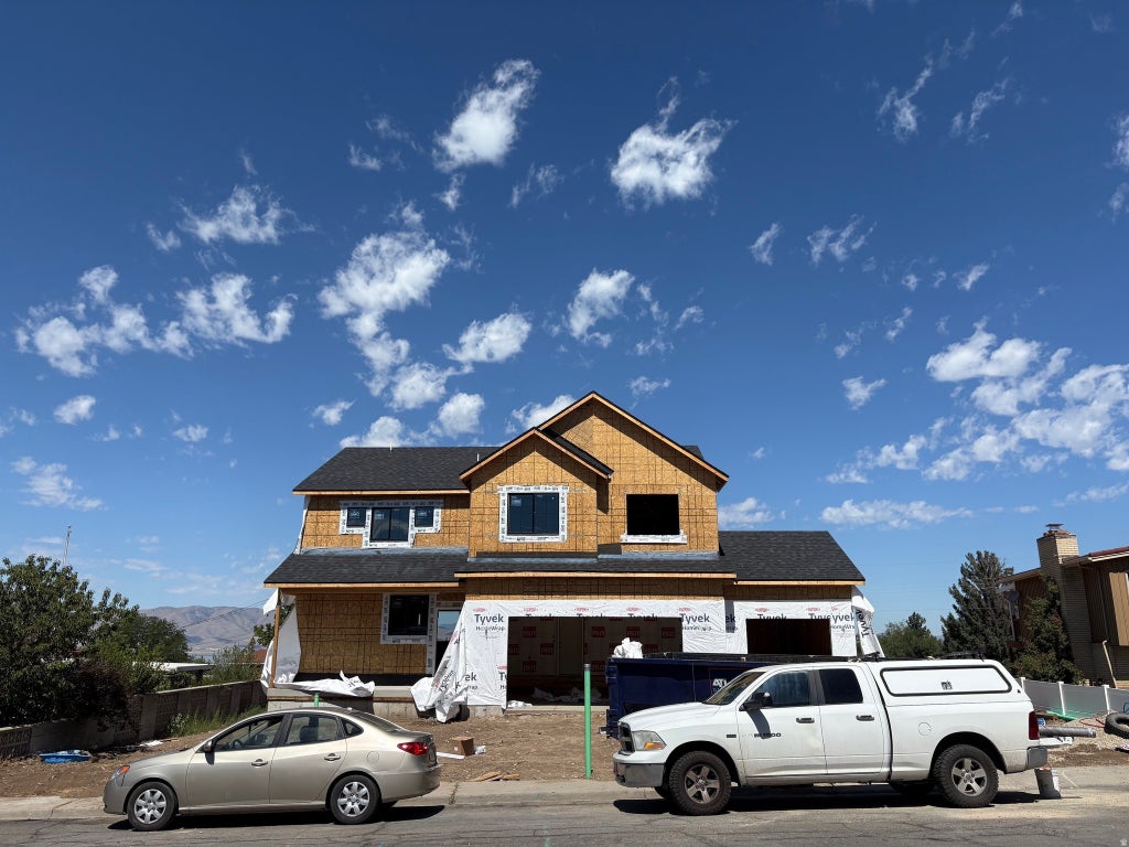 Photo of 1676 S LAKEWOOD DR W, Orem, UT 84058 (MLS # 2170821)