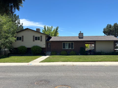 Homes For Sale - 1399 W Cypress Way<br/> Price, UT 84501
