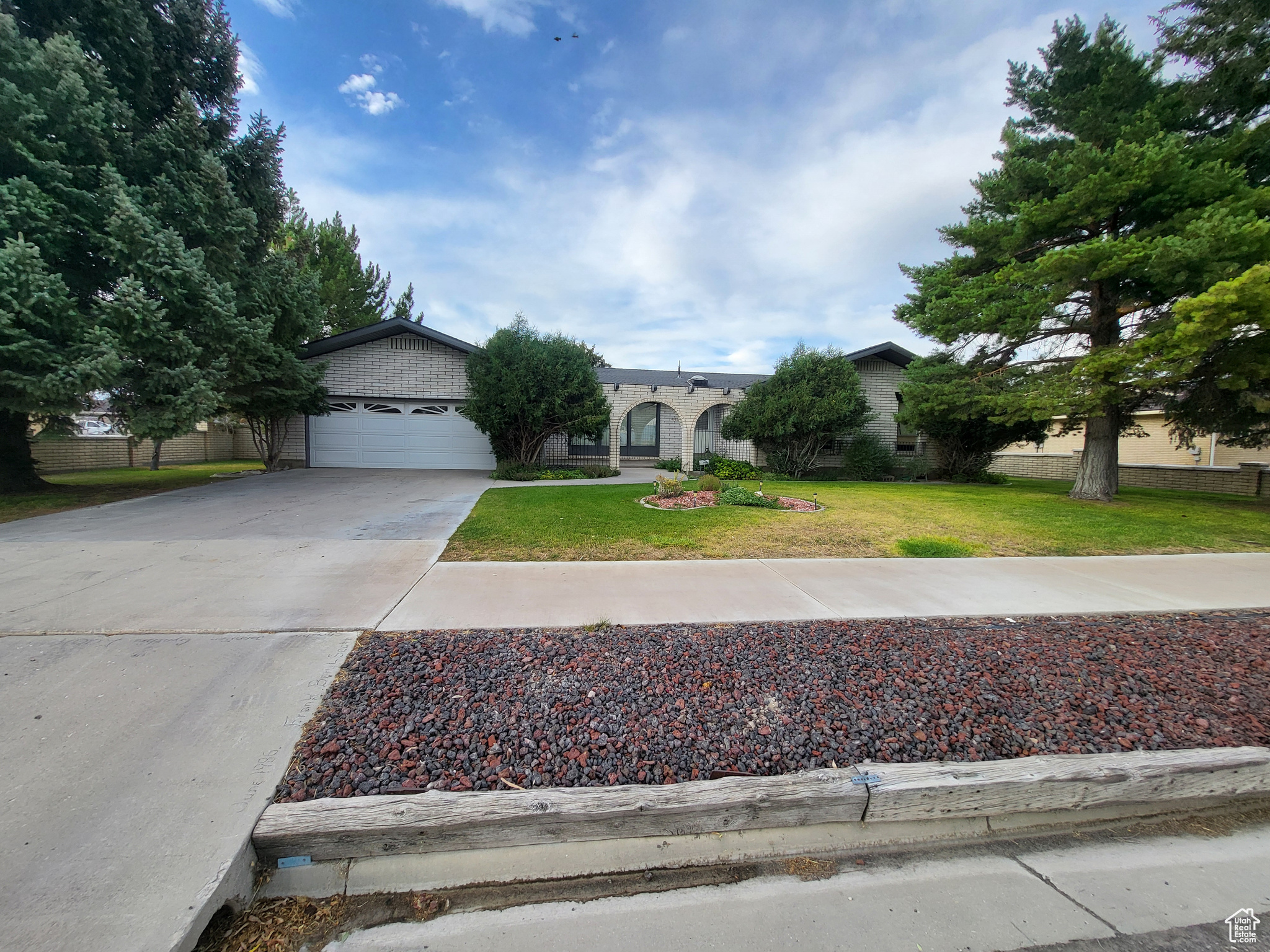 DAILEY MINOR - Residential