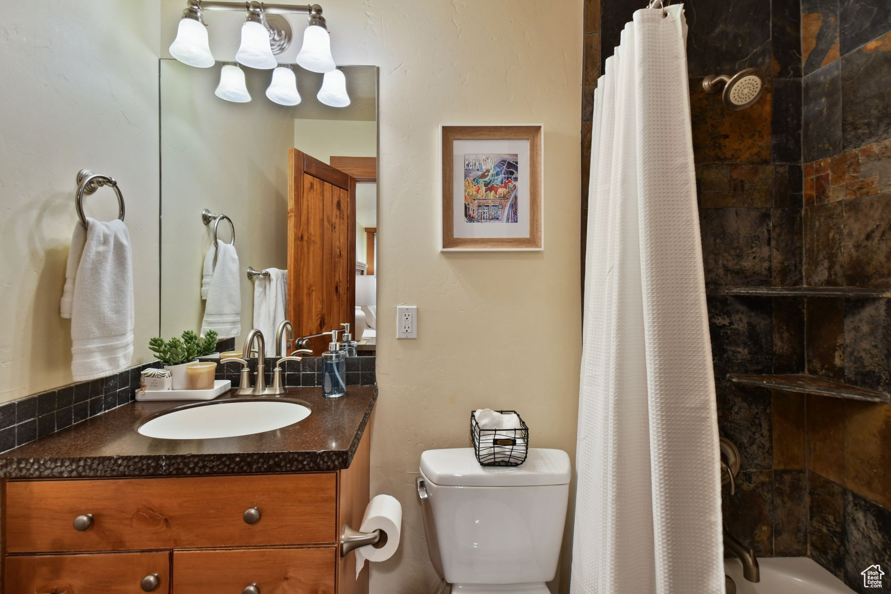 Park City, Utah 84060, United States, 3 Bedrooms Bedrooms, ,3 BathroomsBathrooms,Residential,Pending,38028