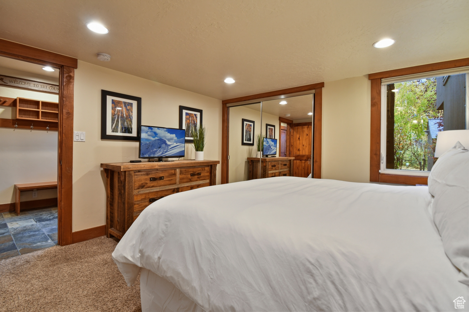 Park City, Utah 84060, United States, 3 Bedrooms Bedrooms, ,3 BathroomsBathrooms,Residential,Pending,38028