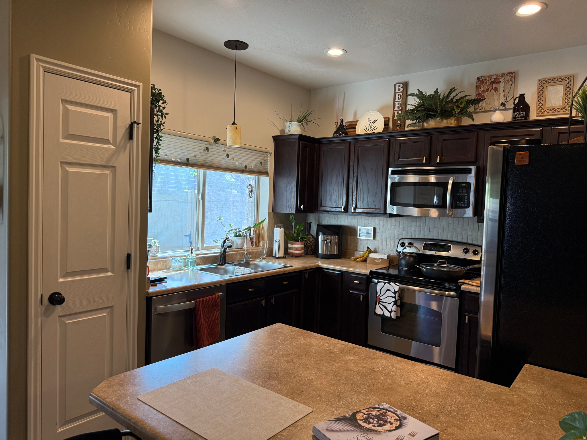 VALENTINE ESTATES - Residential