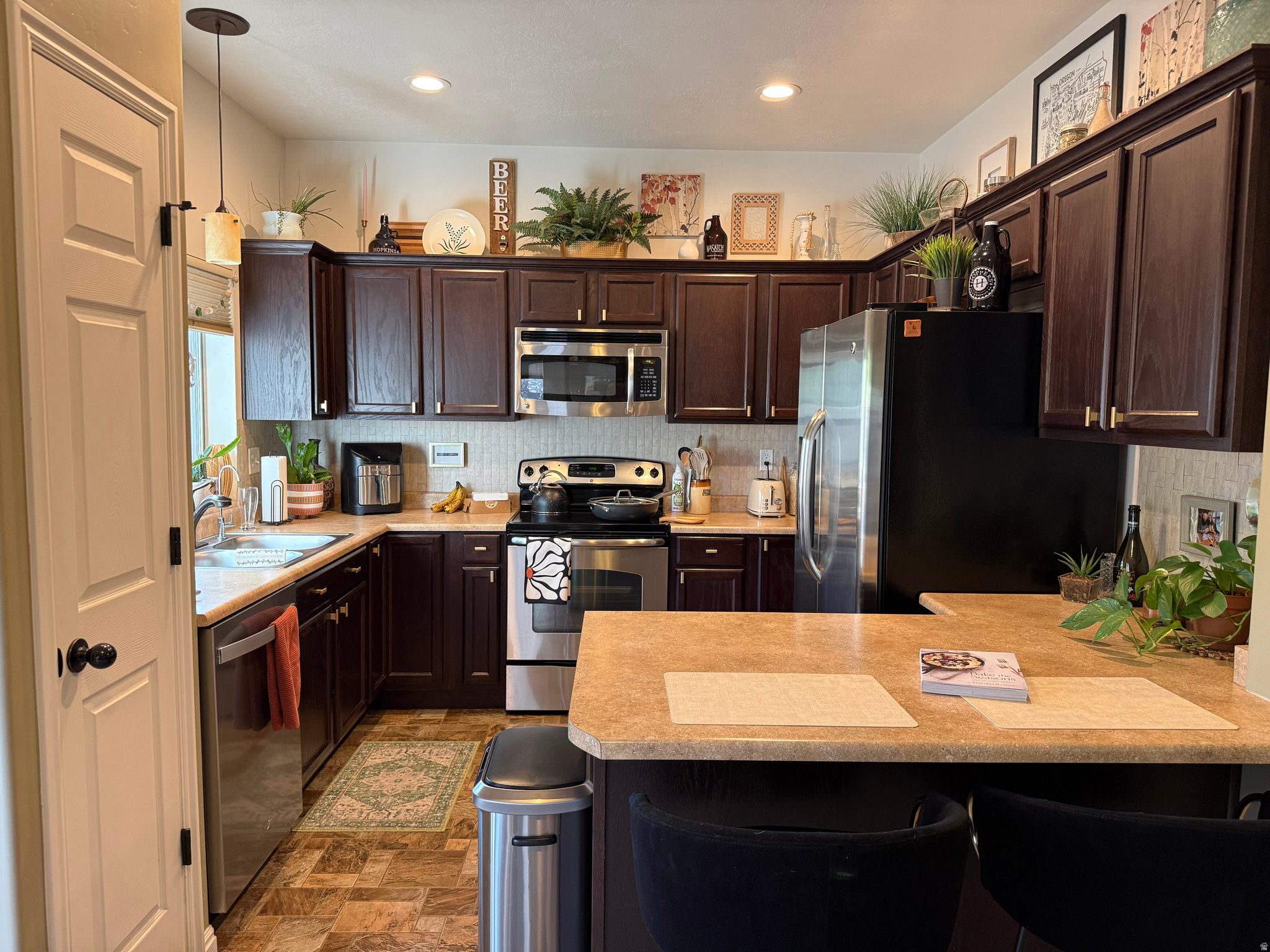 VALENTINE ESTATES - Residential