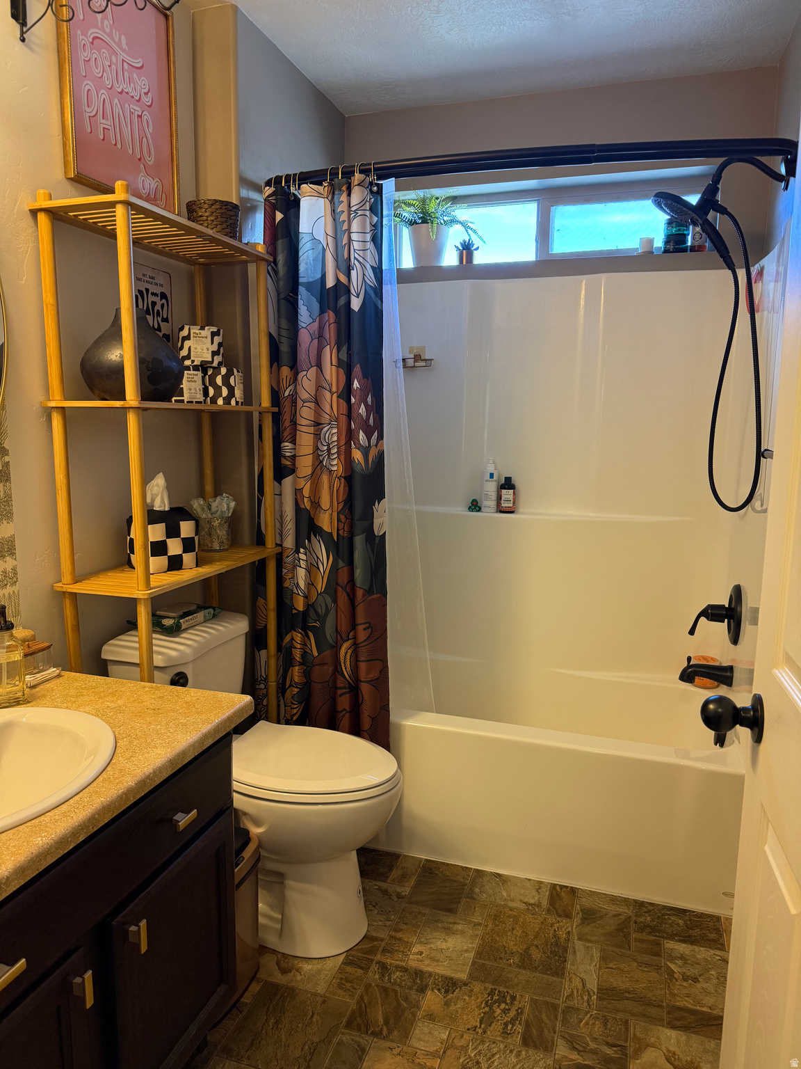 VALENTINE ESTATES - Residential