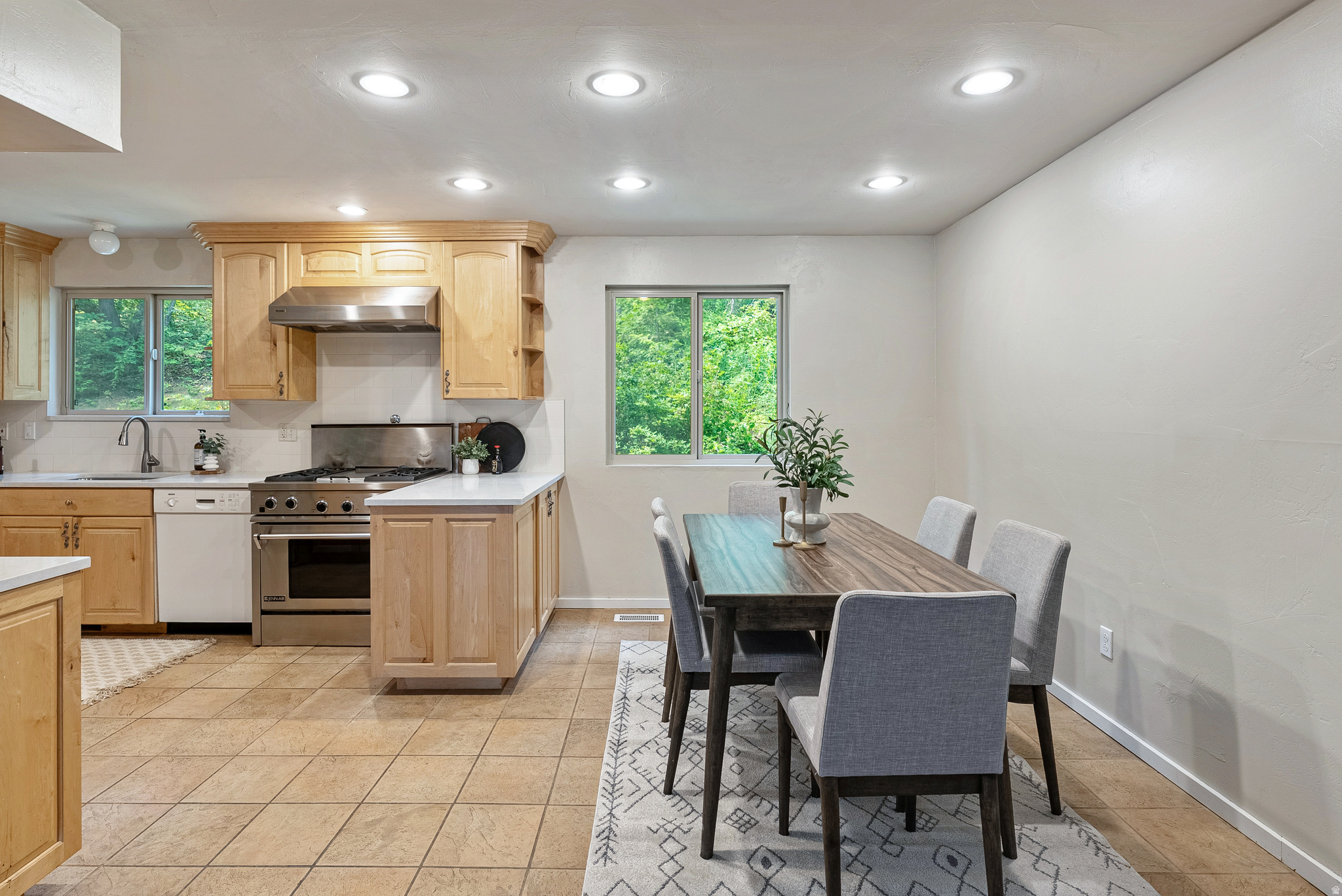 SUMMIT PARK - Residential