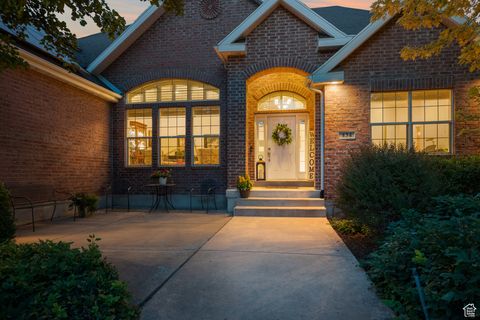 Tiny photo for 434 N 1400 E, Mapleton, UT 84664 (MLS # 2105899)