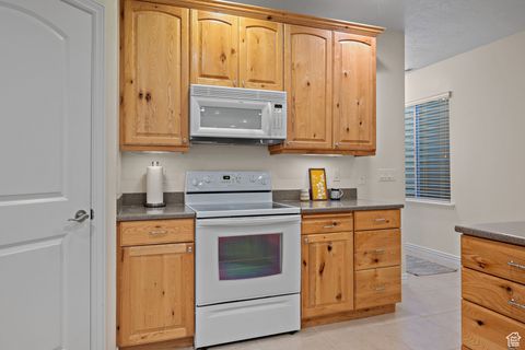 Tiny photo for 434 N 1400 E, Mapleton, UT 84664 (MLS # 2105899)