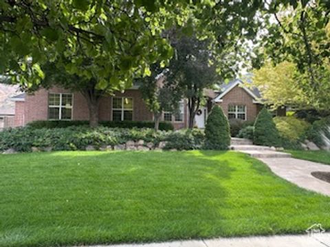 Tiny photo for 434 N 1400 E, Mapleton, UT 84664 (MLS # 2105899)