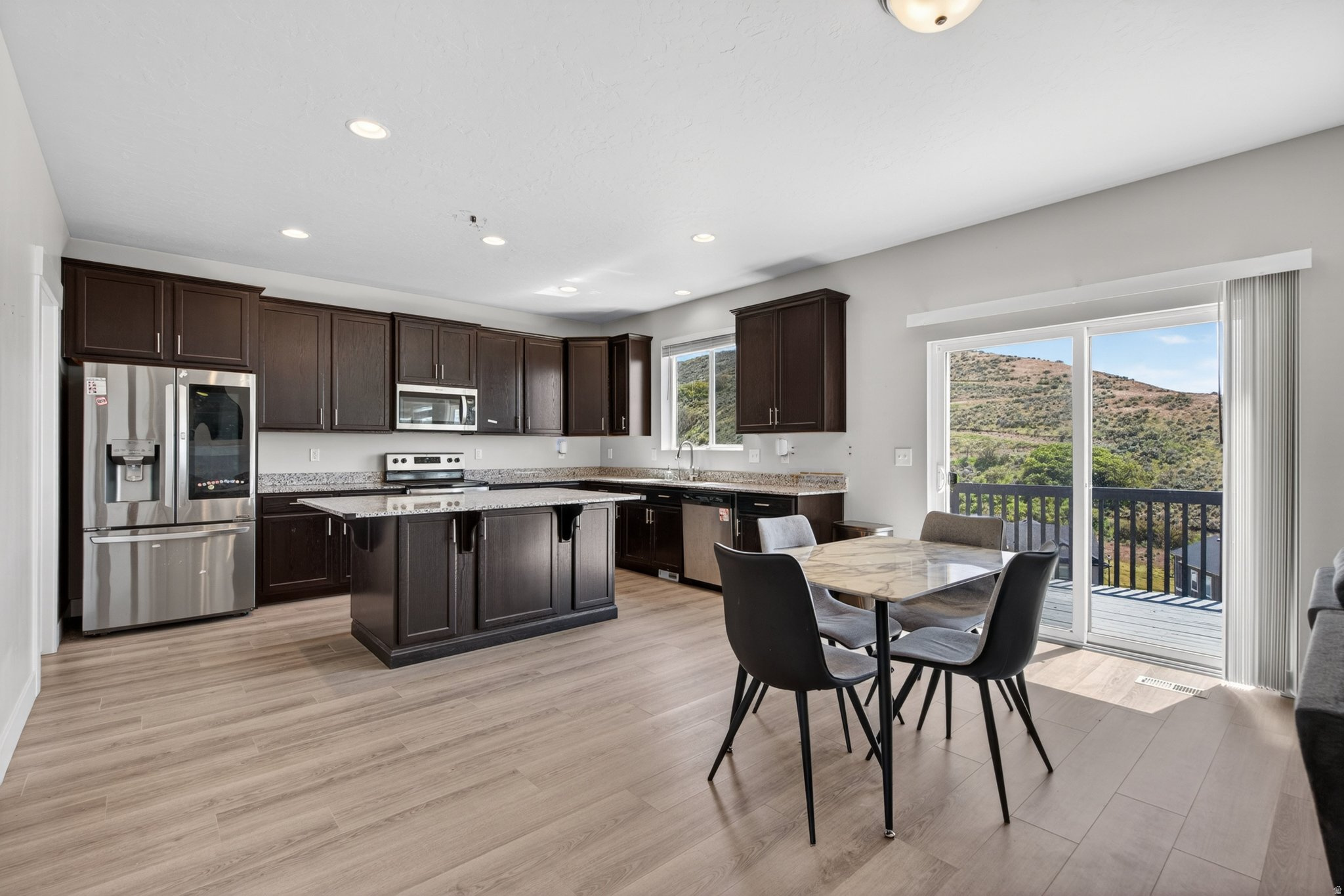 RIDGE - Residential