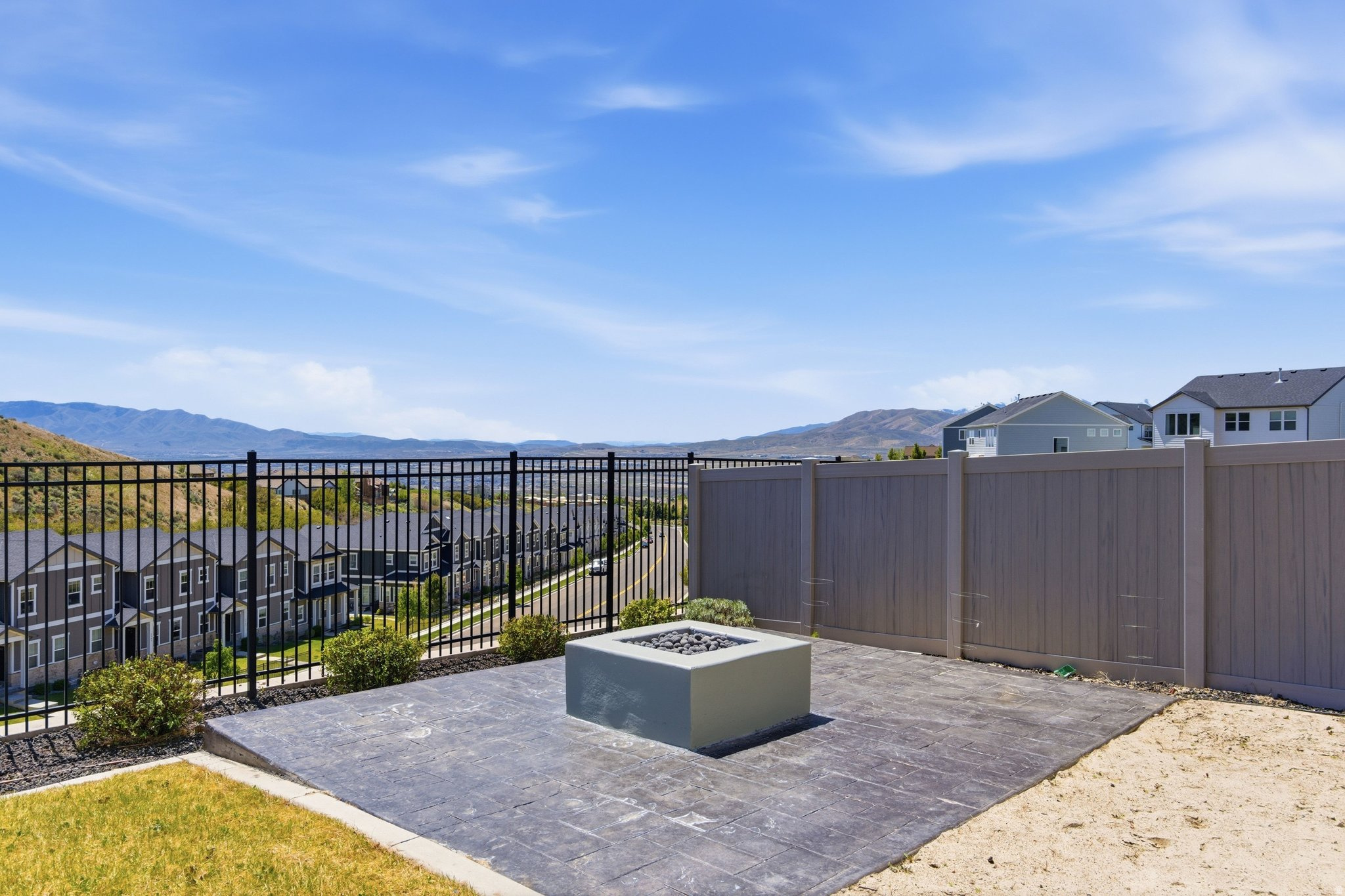 RIDGE - Residential