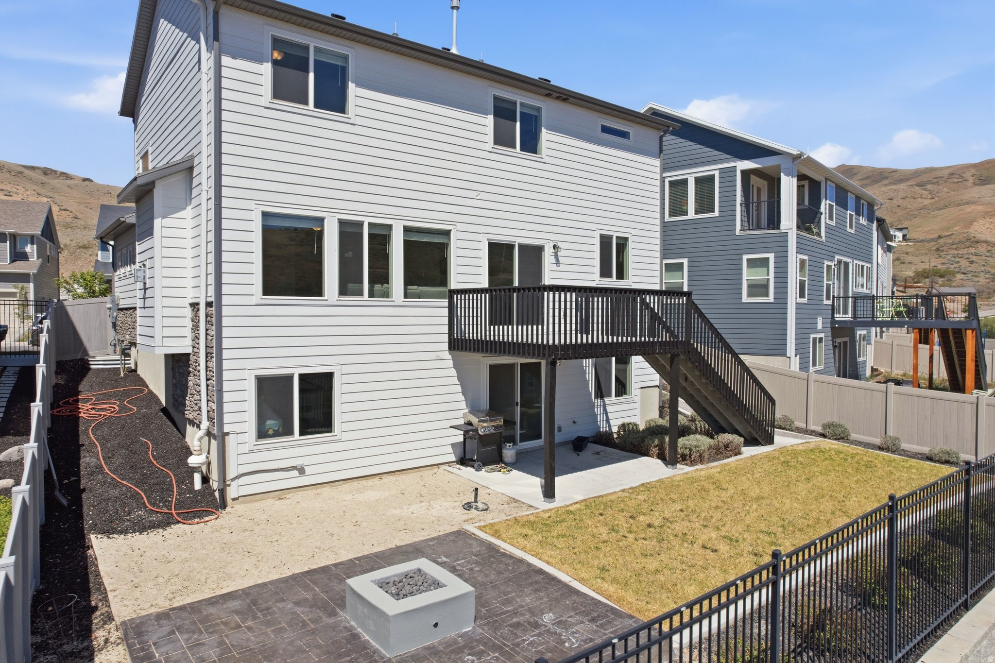 RIDGE - Residential