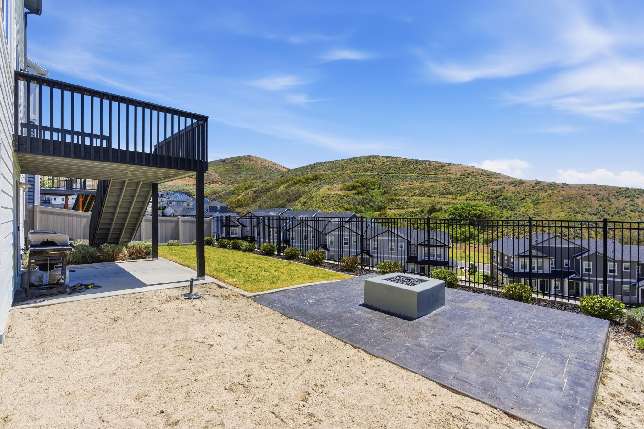 RIDGE - Residential
