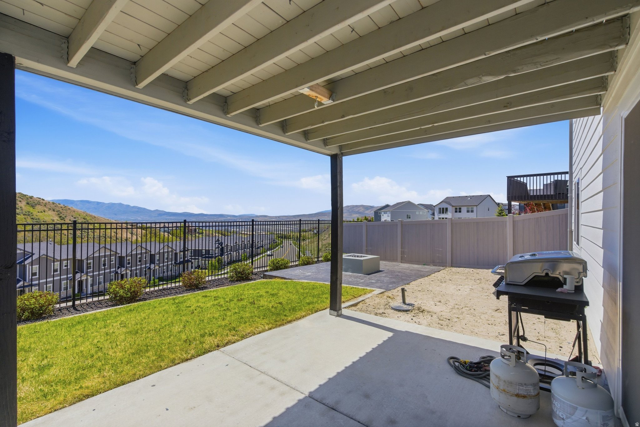 RIDGE - Residential