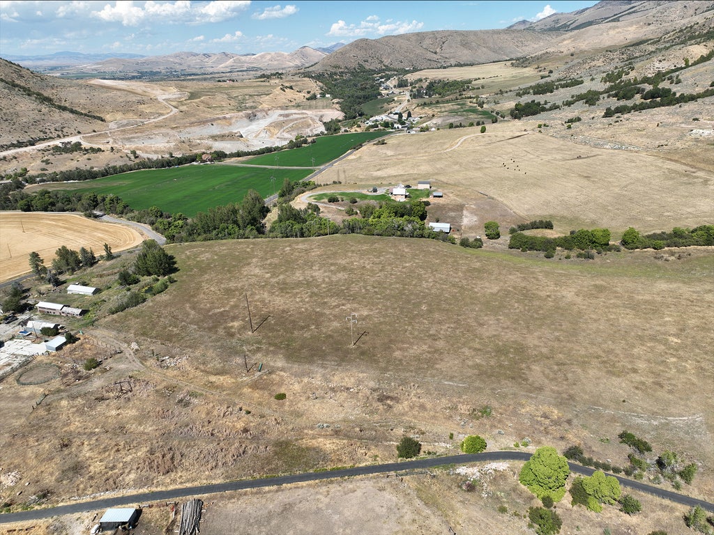 Photo of 2163 E MAPLE LEAF DR, Cove, UT 84320 (MLS # 2183601)
