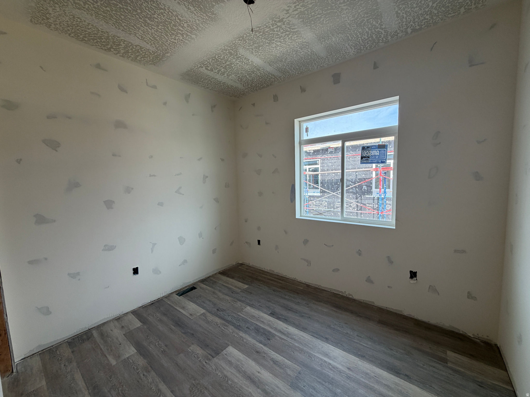 LATITUDE 40 - Residential