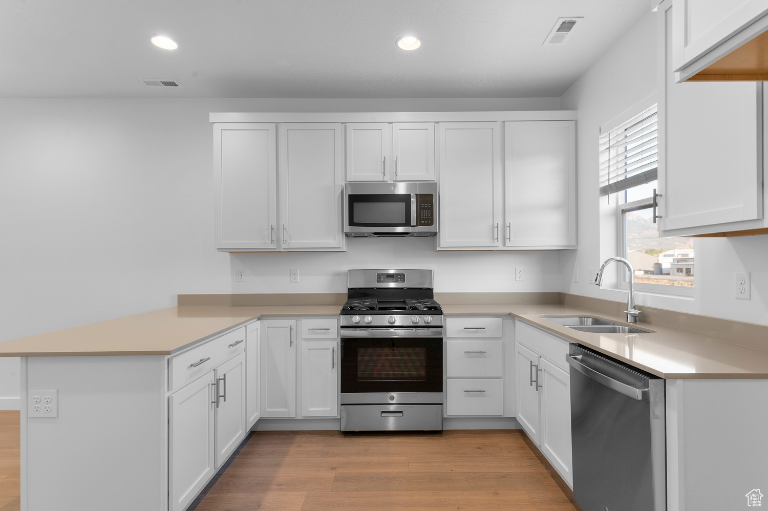 ANDERSON FARMS TOWNS 953 - Residential