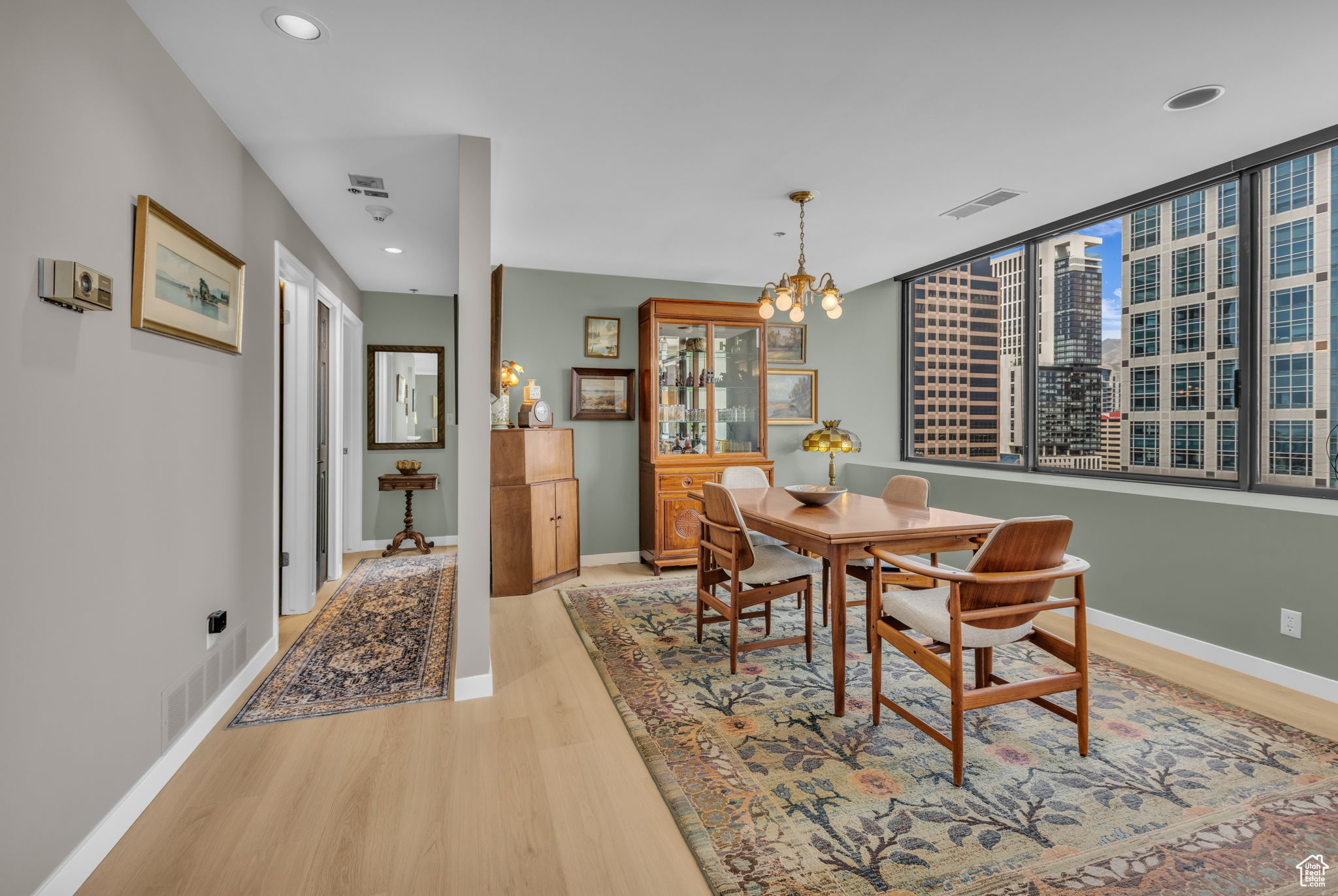 AMERICAN TOWERS - Residential