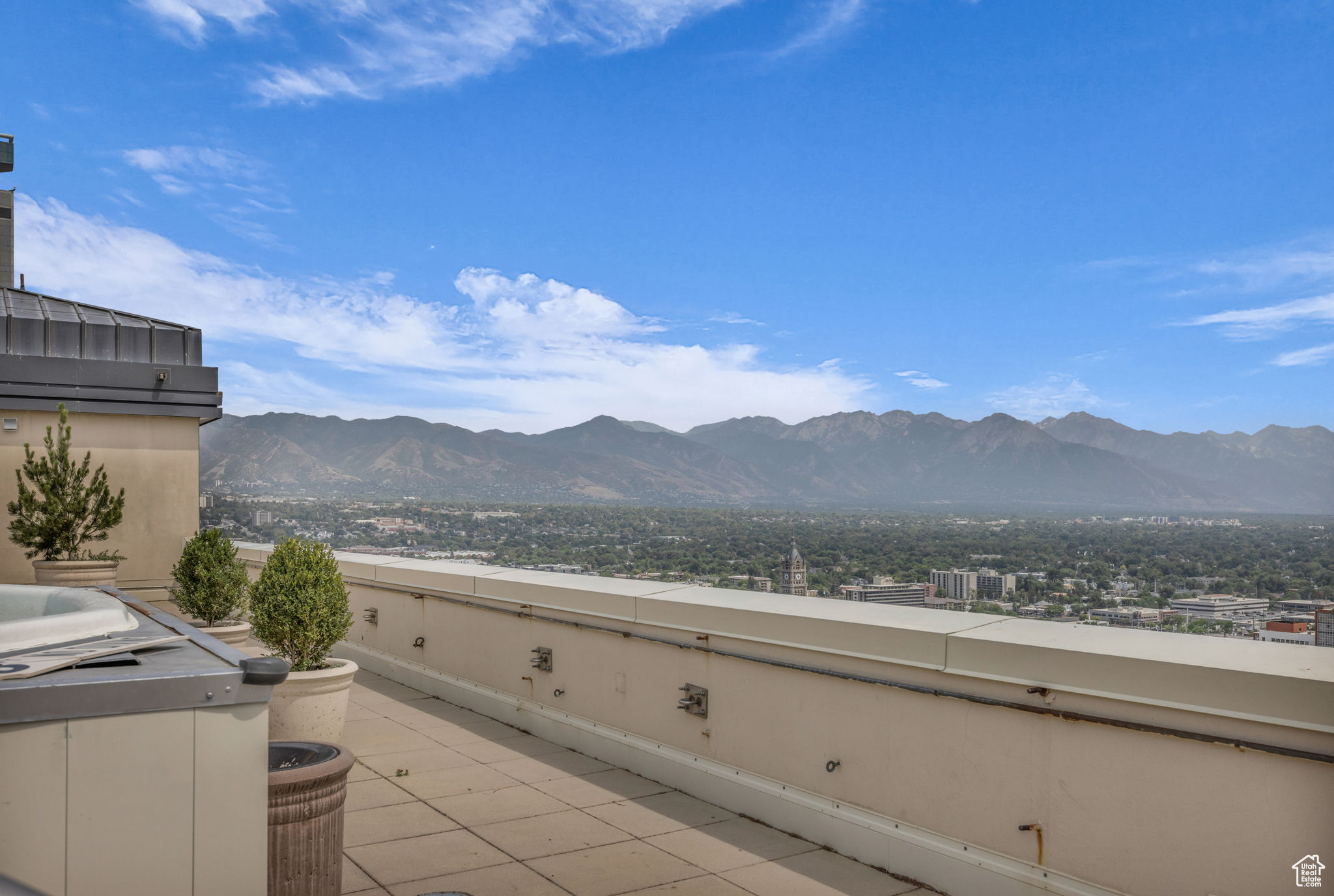 AMERICAN TOWERS - Residential