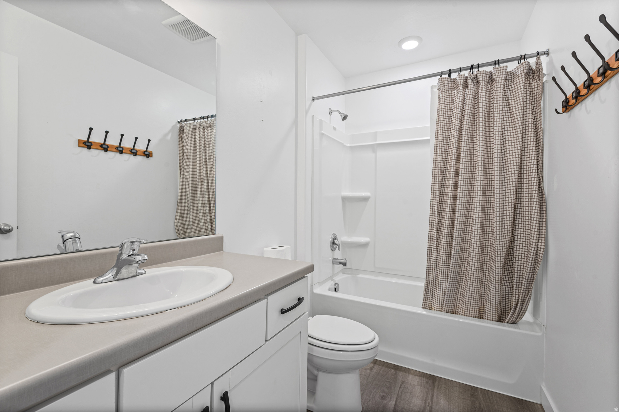 LEXINGTON GREENS - Residential