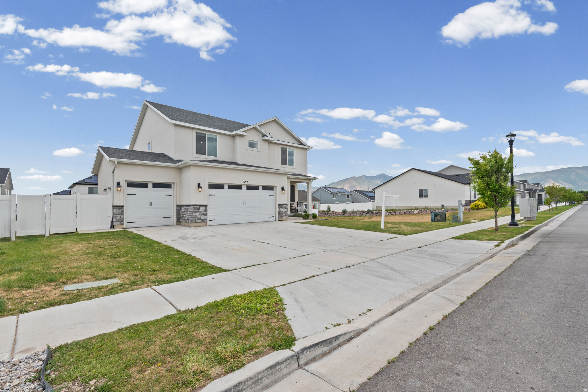 LEXINGTON GREENS - Residential