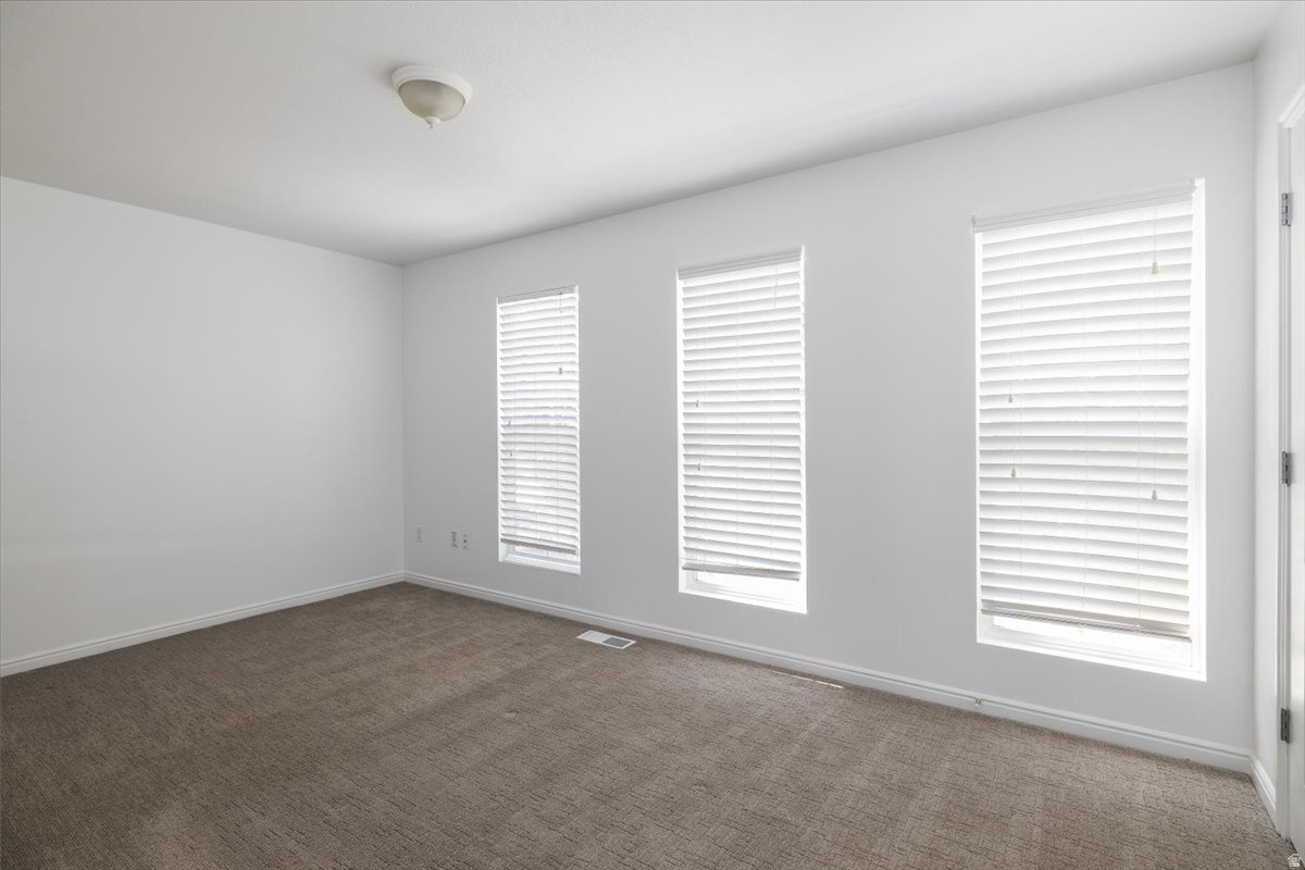 INVERNESS SQUARE - Residential