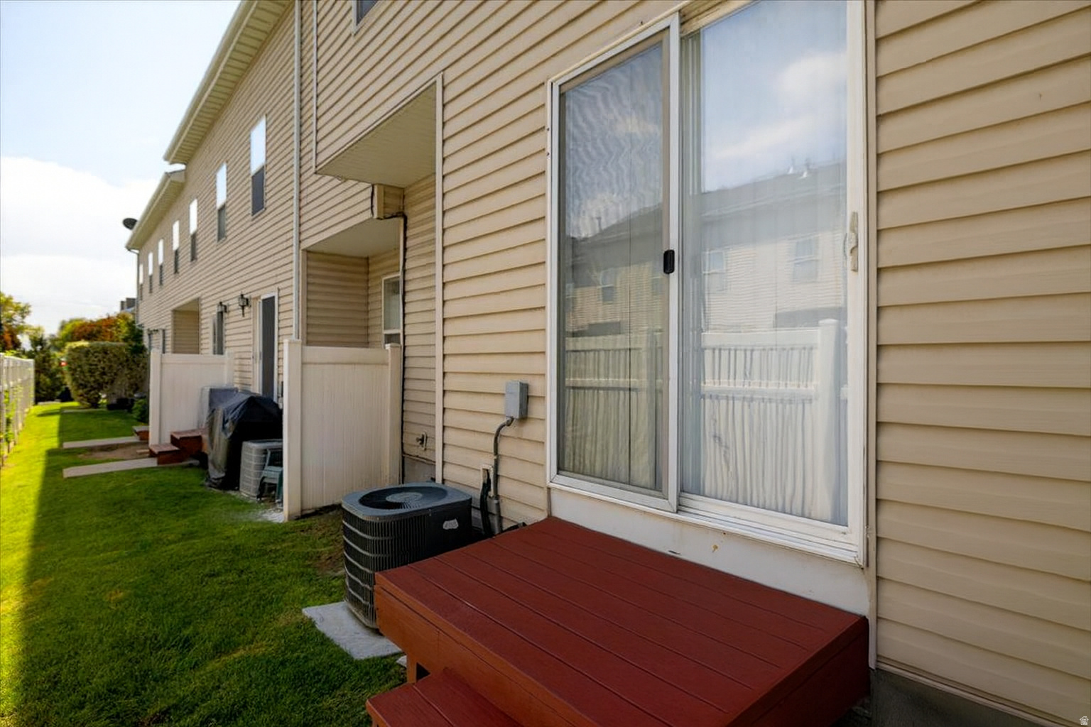 INVERNESS SQUARE - Residential