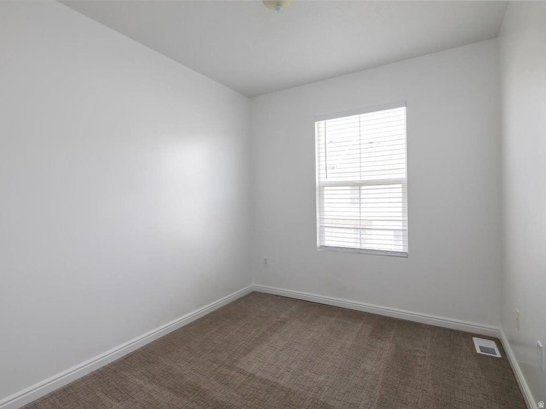 INVERNESS SQUARE - Residential