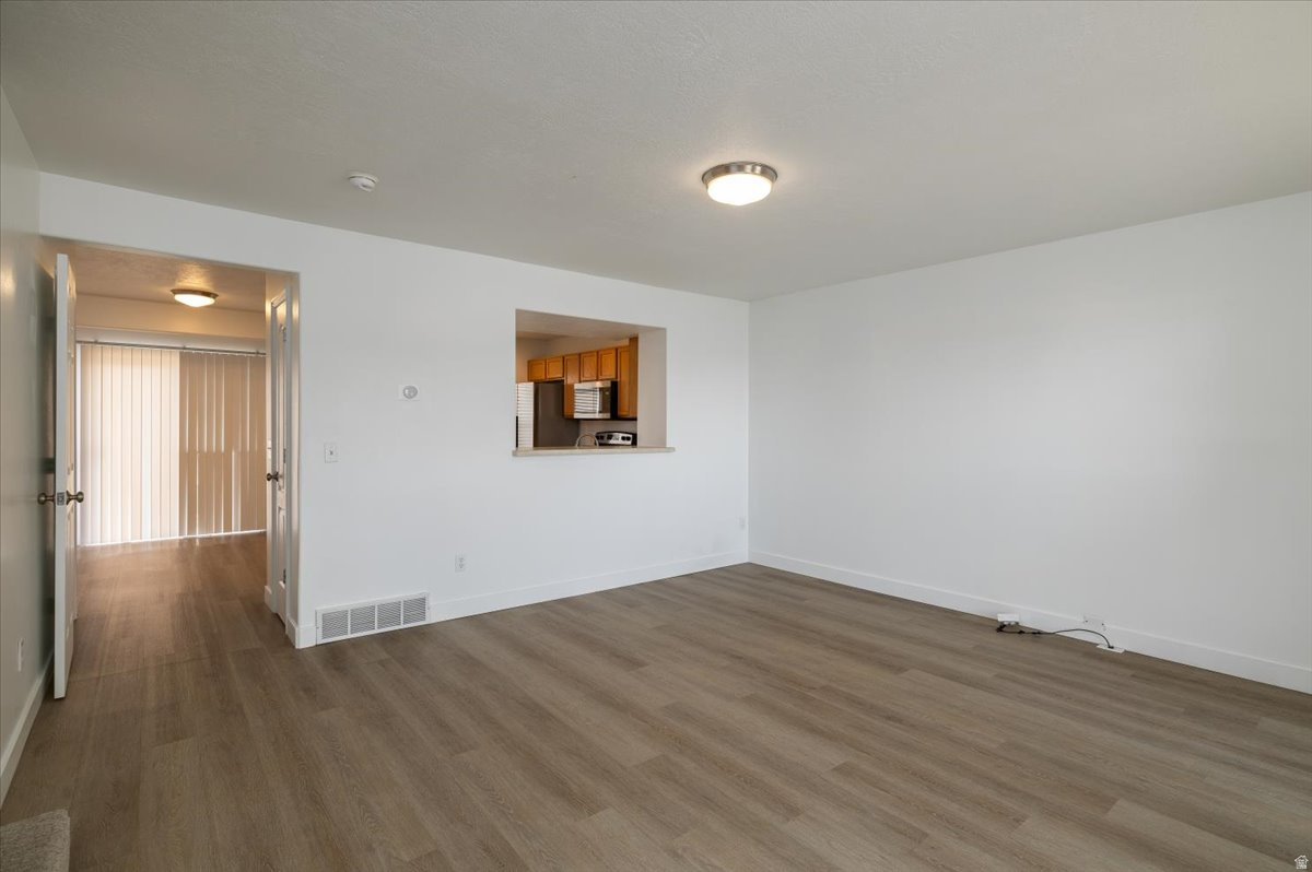 INVERNESS SQUARE - Residential