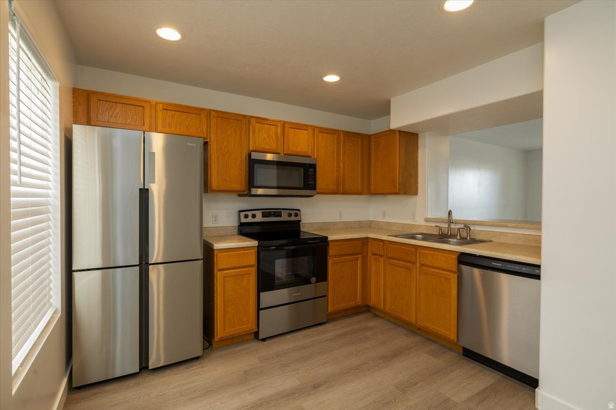 INVERNESS SQUARE - Residential