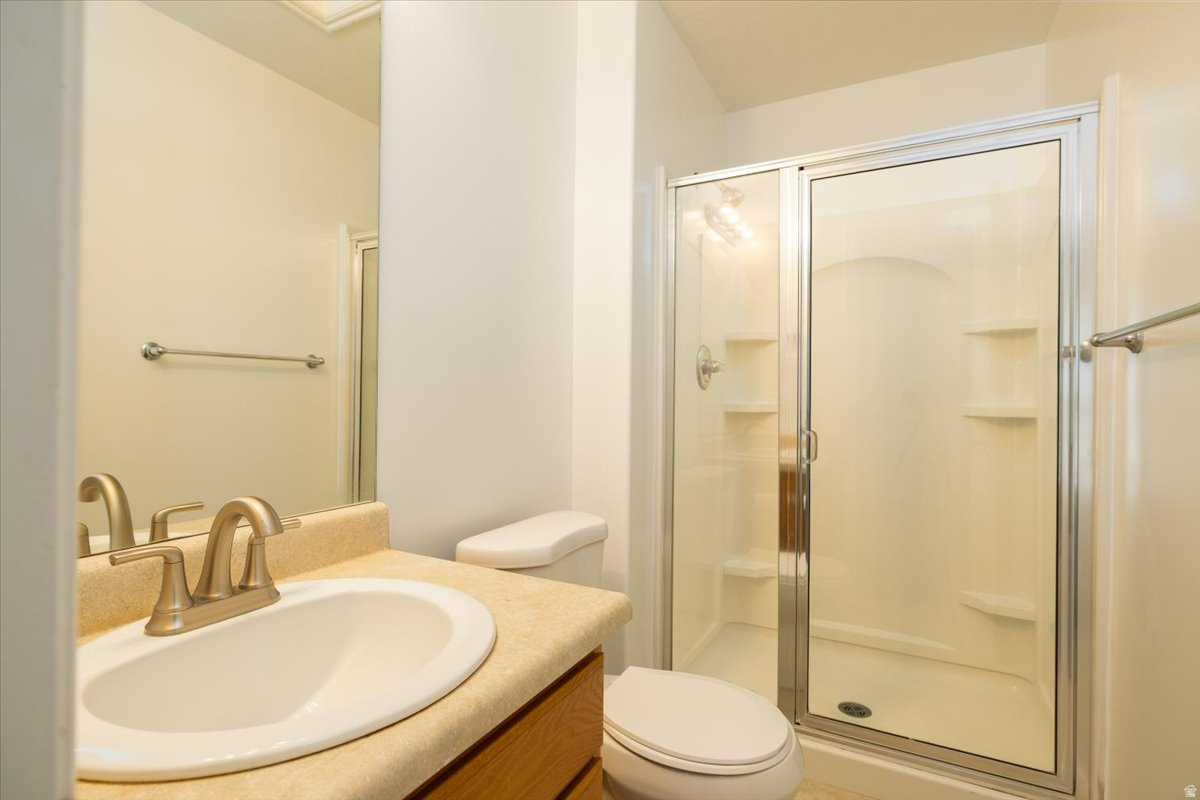 INVERNESS SQUARE - Residential