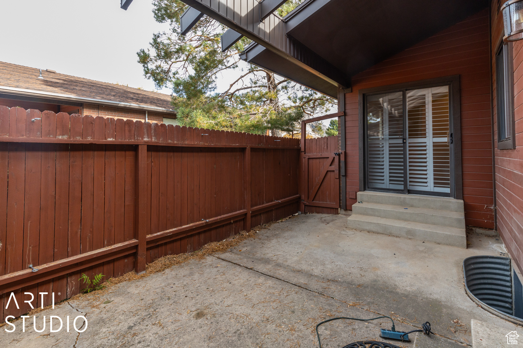 EASTGROVE CONDOMINIUM - Residential