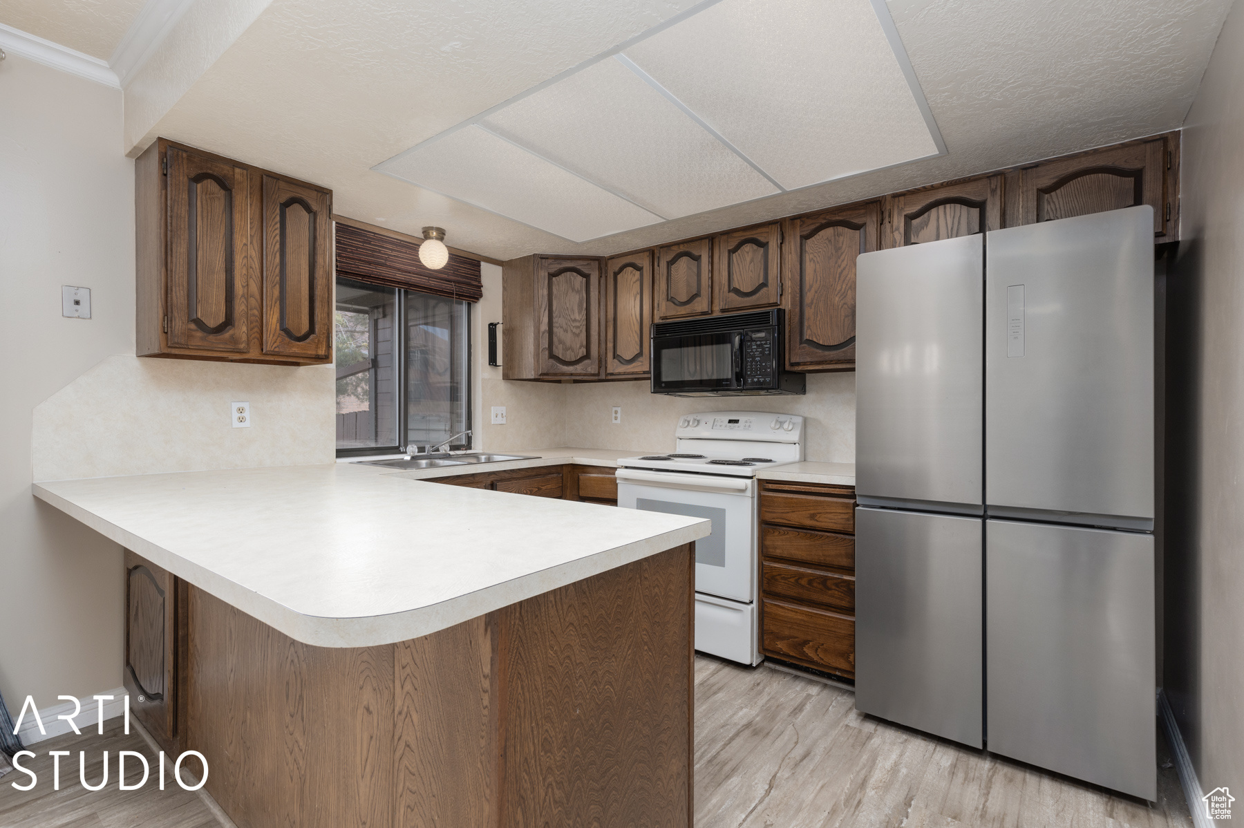 EASTGROVE CONDOMINIUM - Residential