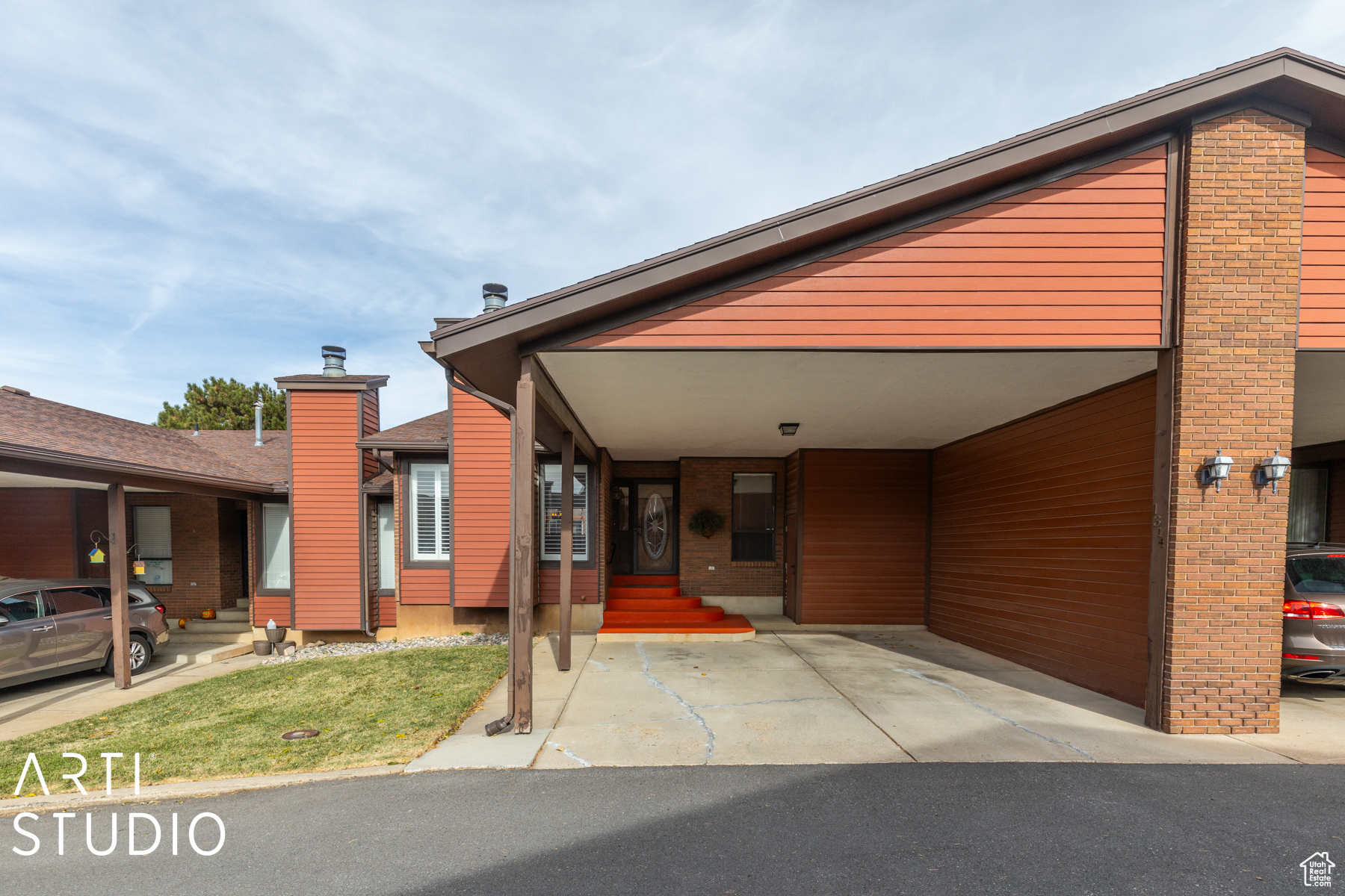 EASTGROVE CONDOMINIUM - Residential