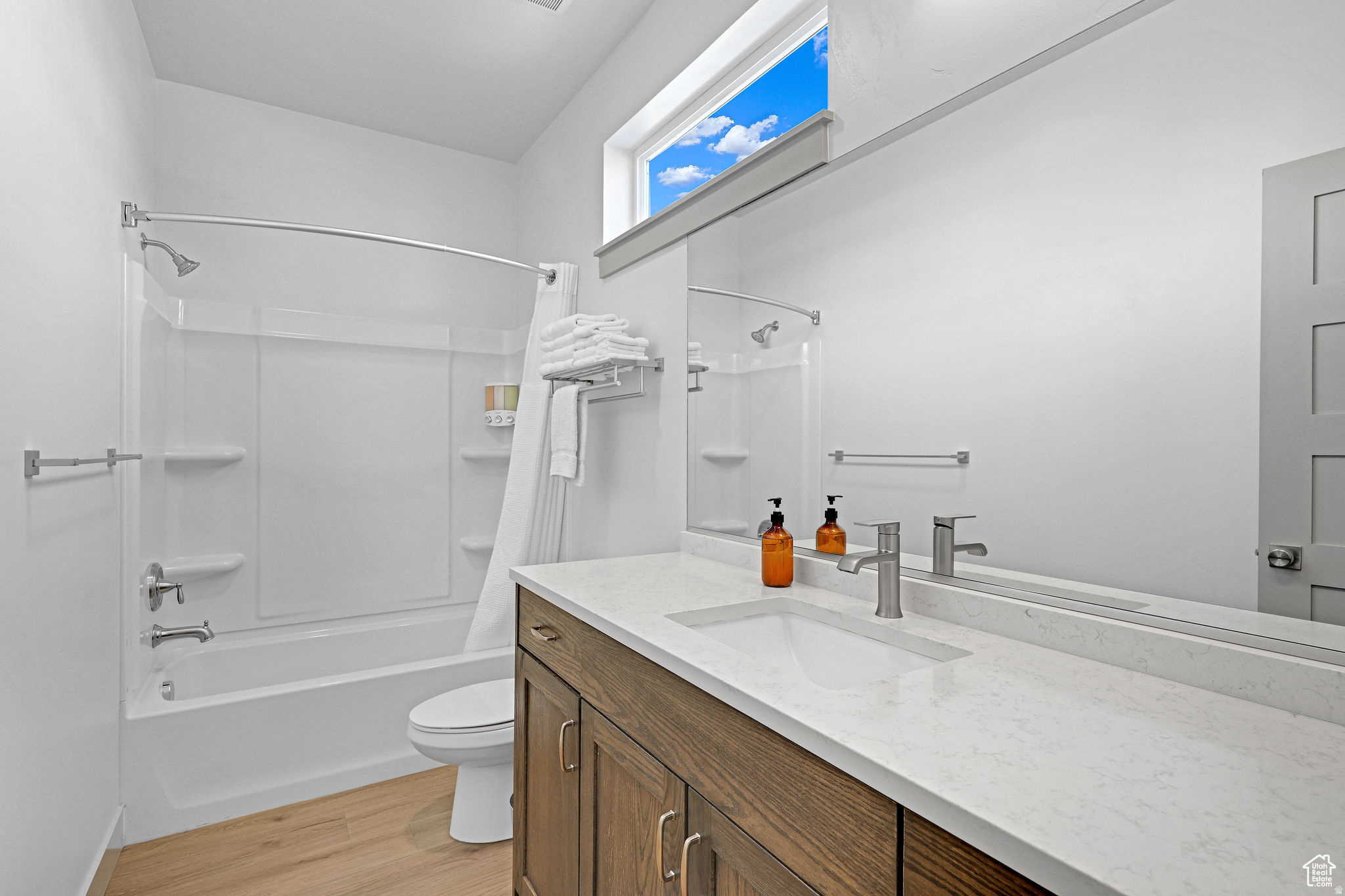 WATERDANCE - Residential